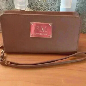 Robert Matthew tan leather clutch wallet New